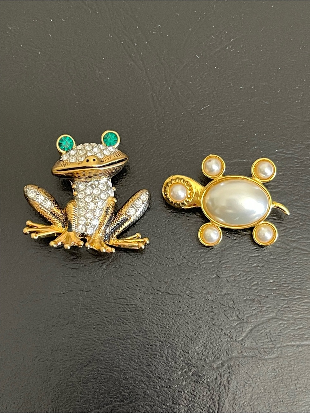 Gold-Tone Frog and Turtle Brooch Set with Pearls and rhinestone.